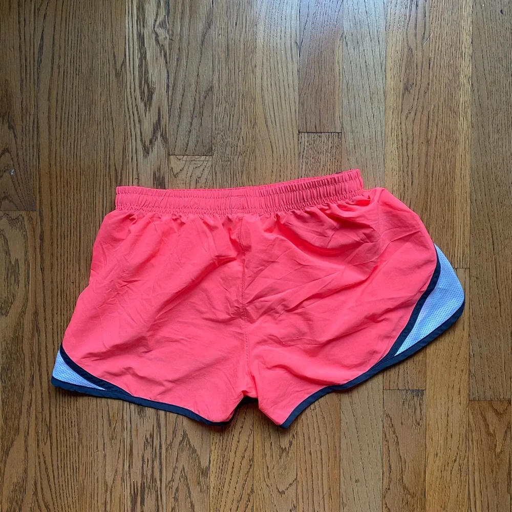 Under Armour Women's Athletic/Running Shorts - Picture 3 of 3